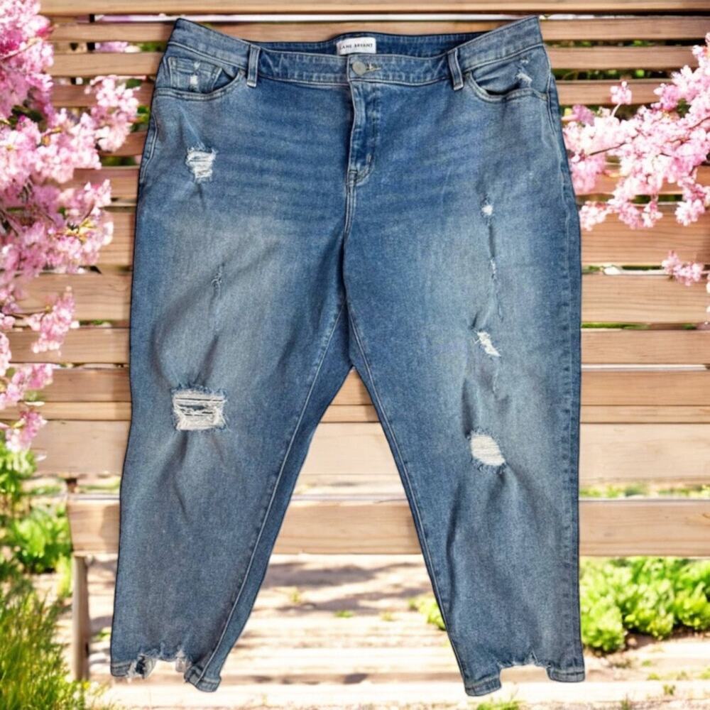 Lane Bryant Women's 20 Signature Fit Distressed Mid-Rise Boyfriend Capri Jeans